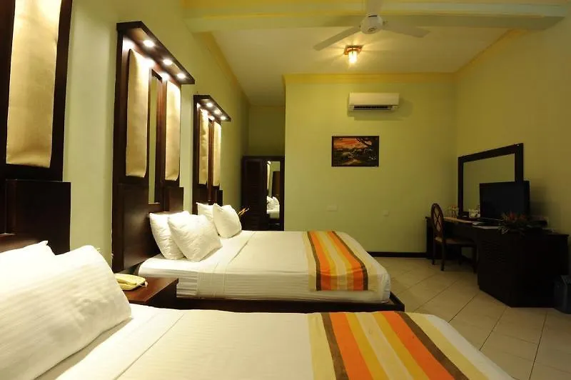 Oak Ray Serene Garden Hotel Kandy
